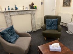 Bay Room - Comfy Chairs